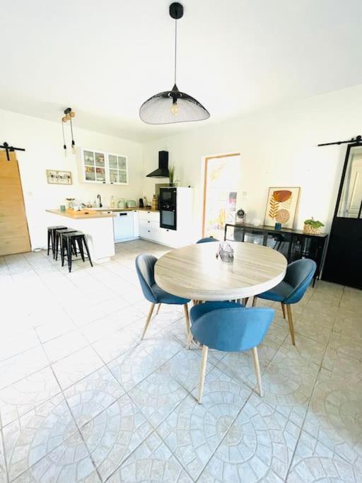 Maison Au Milieu Des Chevaux L'Isle-sur-la-Sorgue Luaran gambar